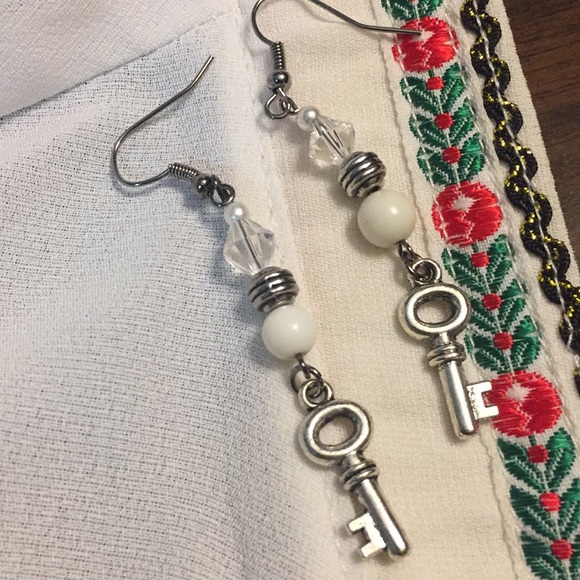 Key Earrings - Picture 4 of 8